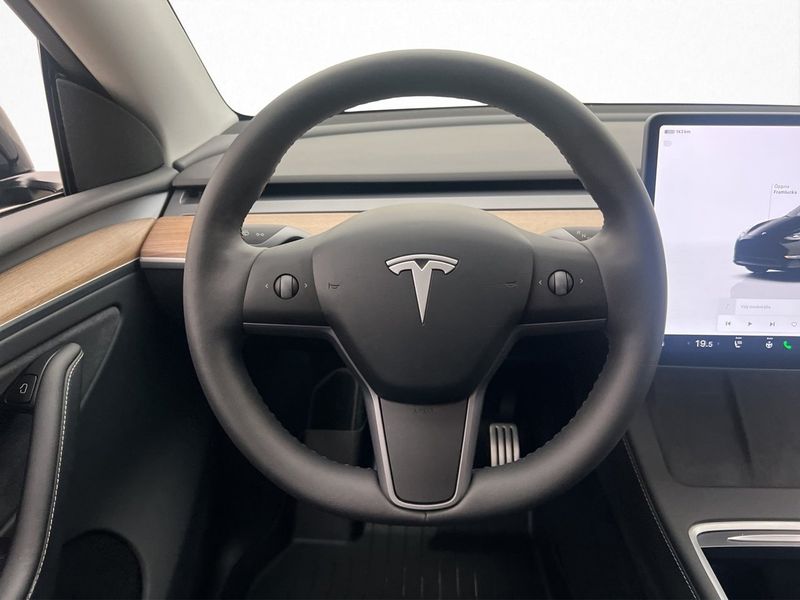 Tesla Model Y bild 16