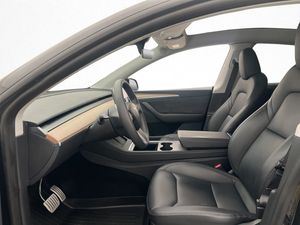 Tesla Model Y bild 13