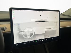 Tesla Model Y bild 24