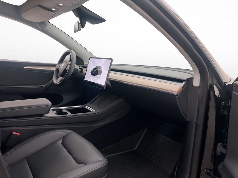 Tesla Model Y bild 28
