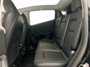 Tesla Model Y bild 30
