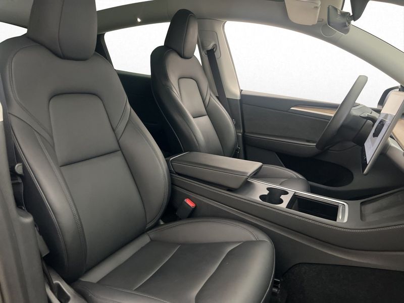 Tesla Model Y bild 29