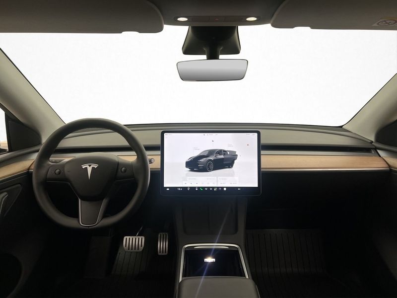Tesla Model Y bild 15