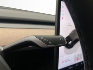 Tesla Model Y bild 19