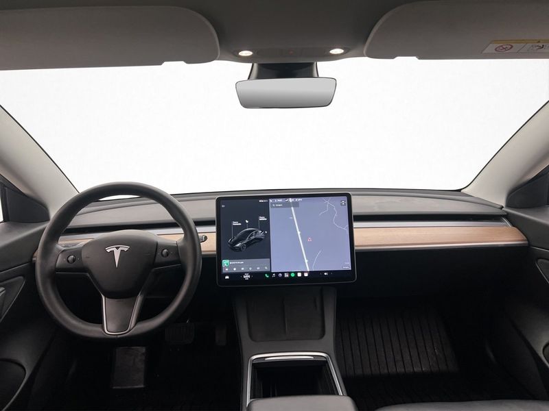 Tesla Model 3 bild 15