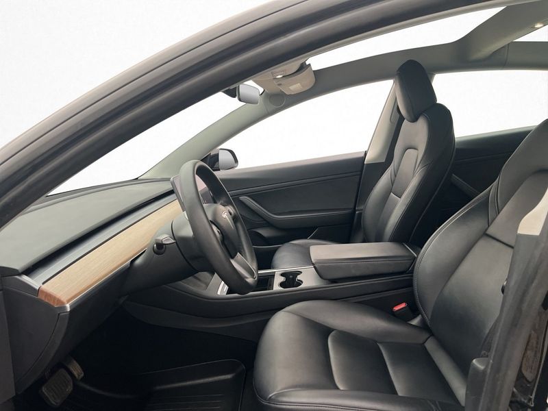 Tesla Model 3 bild 13
