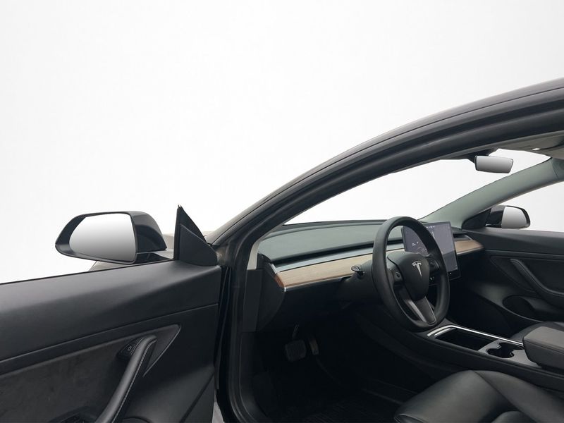 Tesla Model 3 bild 12