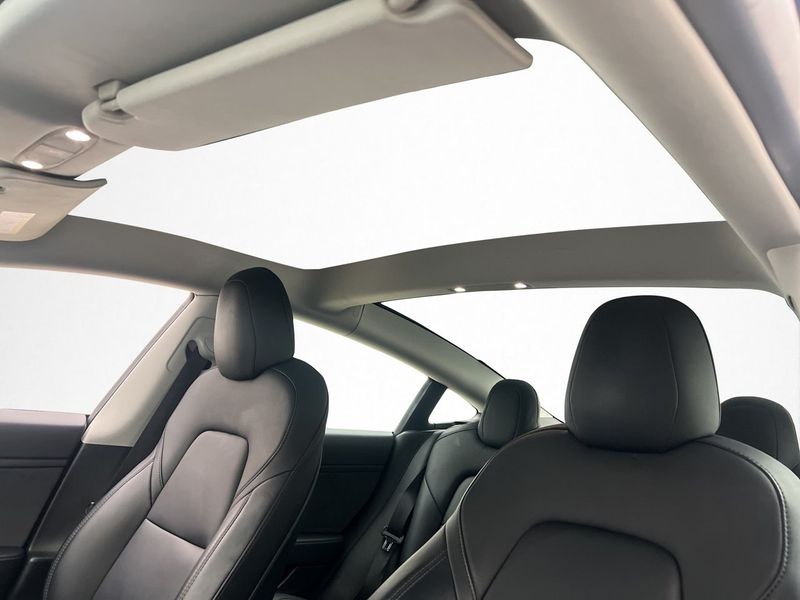 Tesla Model 3 bild 14
