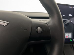 Tesla Model 3 bild 18