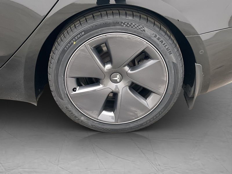 Tesla Model 3 bild 33