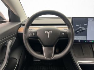 Tesla Model 3 bild 16