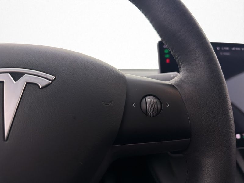 Tesla Model 3 bild 16