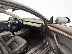 Tesla Model 3 bild 28