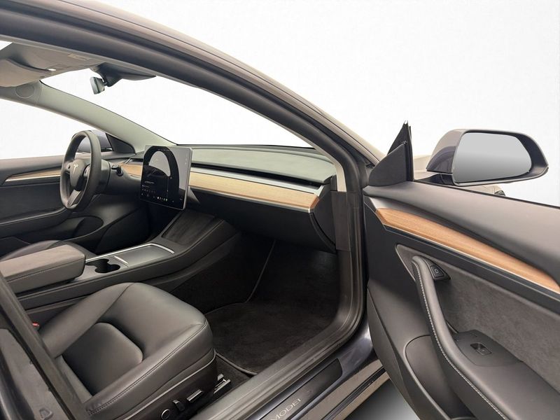 Tesla Model 3 bild 28