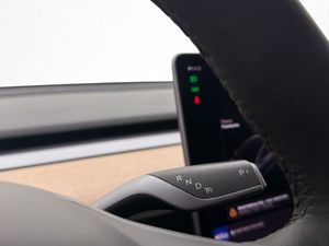 Tesla Model 3 bild 34