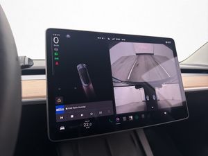 Tesla Model 3 bild 17