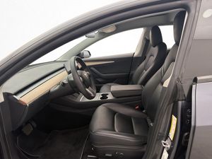Tesla Model 3 bild 11