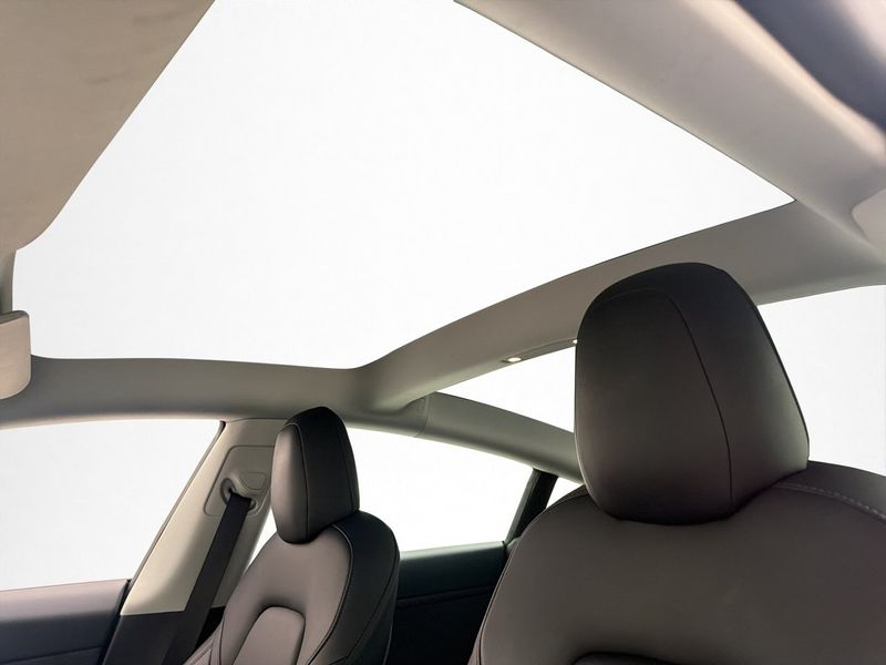 Tesla Model 3 bild 12