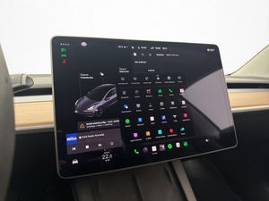 Tesla Model 3 bild 23