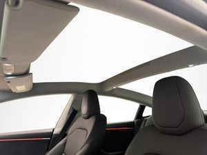 Tesla Model 3 bild 25