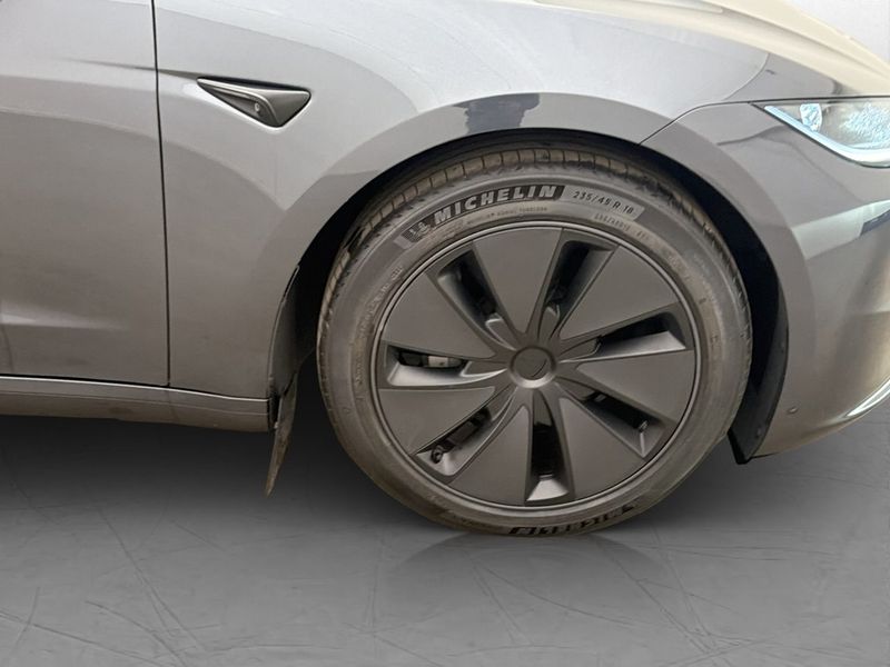 Tesla Model 3 bild 14