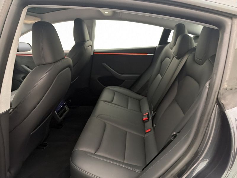 Tesla Model 3 bild 19