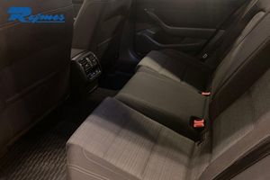 Volkswagen Passat bild 4