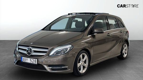 Mercedes B200 Manuell Sport 156Hk / Panorama / Kamera - 2014