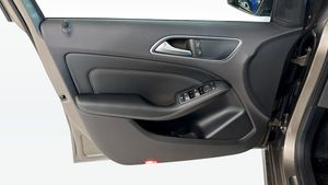 Mercedes B200 bild 11