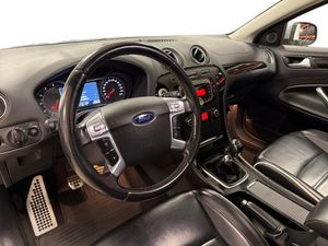 Ford Mondeo bild 8
