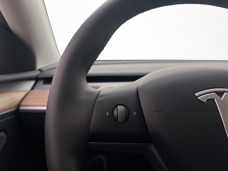 Tesla Model Y bild 17