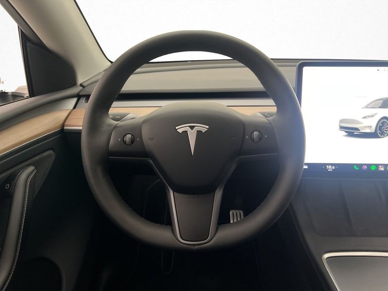 Tesla Model Y bild 15