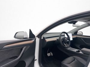 Tesla Model Y bild 12