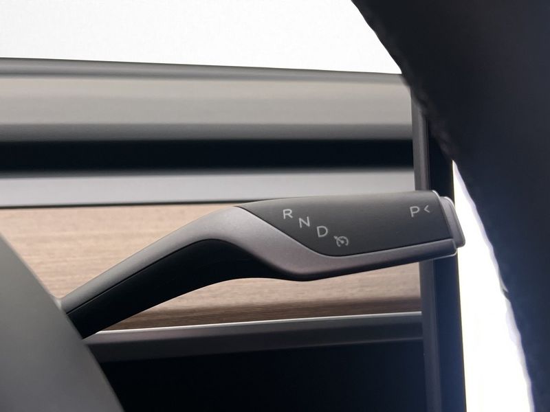 Tesla Model Y bild 19