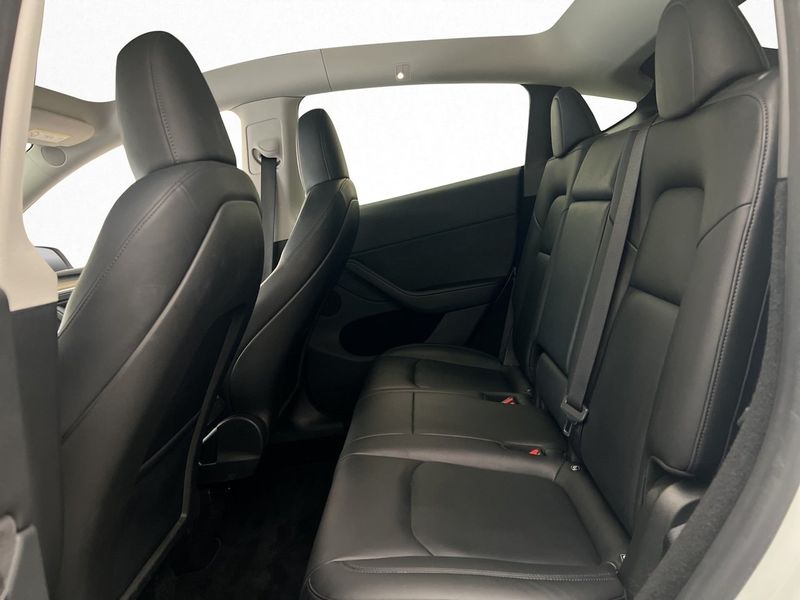 Tesla Model Y bild 30