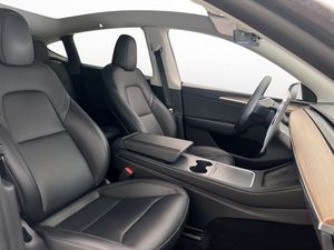 Tesla Model Y bild 31