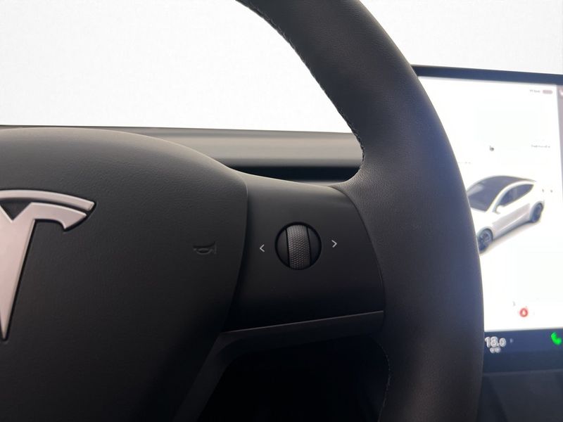 Tesla Model Y bild 18