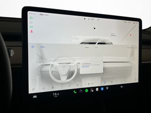 Tesla Model Y bild 26