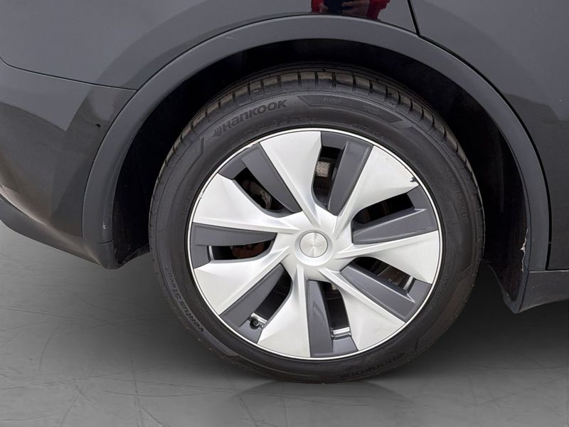 Tesla Model Y bild 35