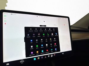 Tesla Model Y bild 23