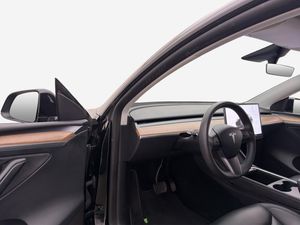 Tesla Model Y bild 14