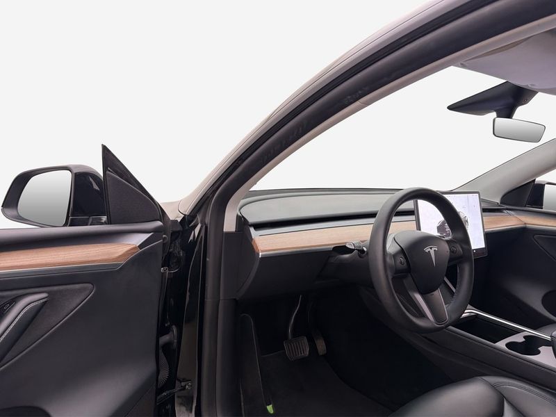Tesla Model Y bild 14