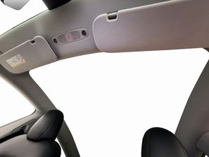 Tesla Model Y bild 17