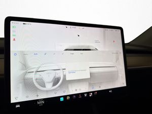 Tesla Model Y bild 25