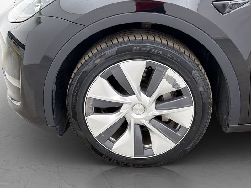 Tesla Model Y bild 33