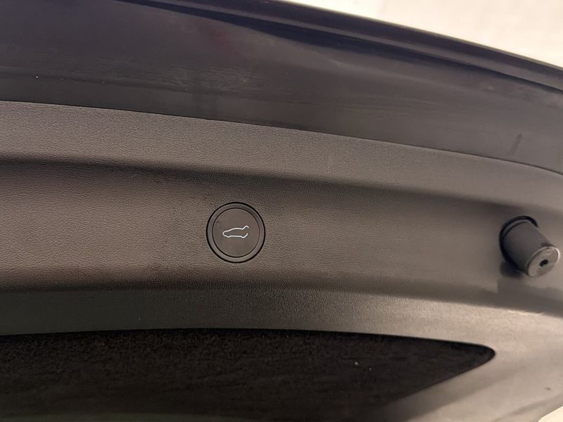 Tesla Model Y bild 12
