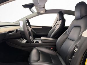 Tesla Model Y bild 15