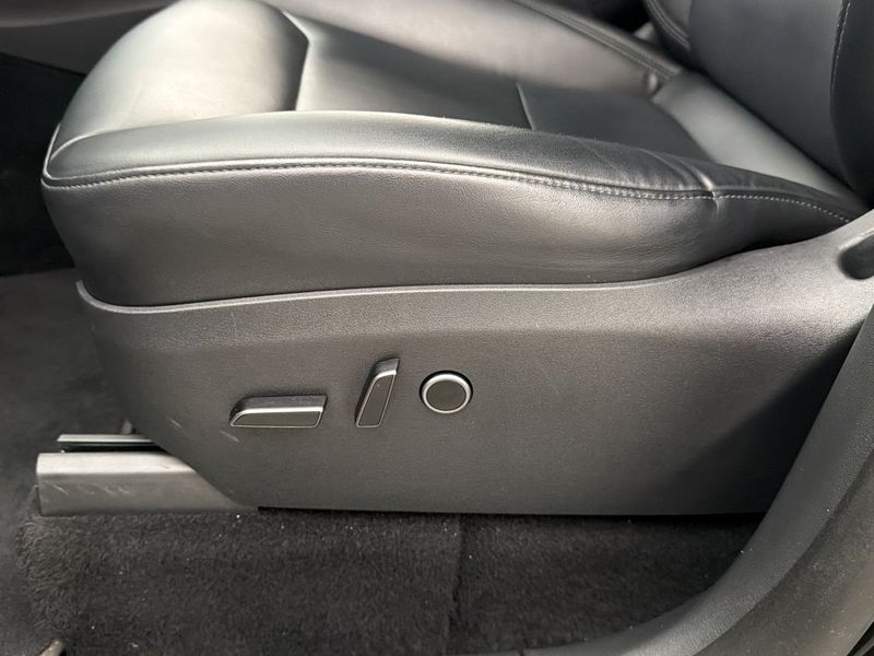Tesla Model Y bild 16