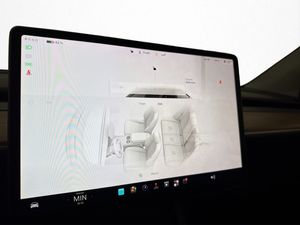 Tesla Model Y bild 27