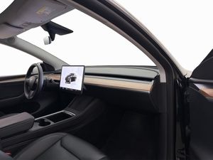 Tesla Model Y bild 31